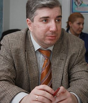 Арсений Замостьянов